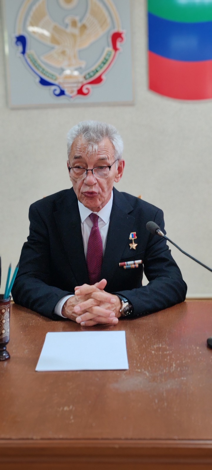 В рамках Всероссийской патриотической акции «Вахта Героев Отечества» сегодня в Кумторкалинском районе гостили герои России Владимир Легошин и Загид Загидов.